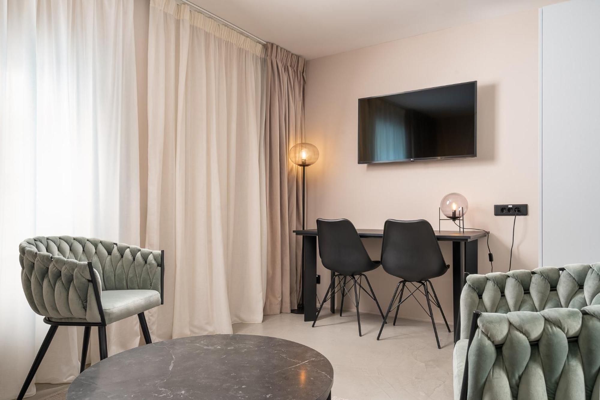 Visionapartments - Contactless Check-in 4*