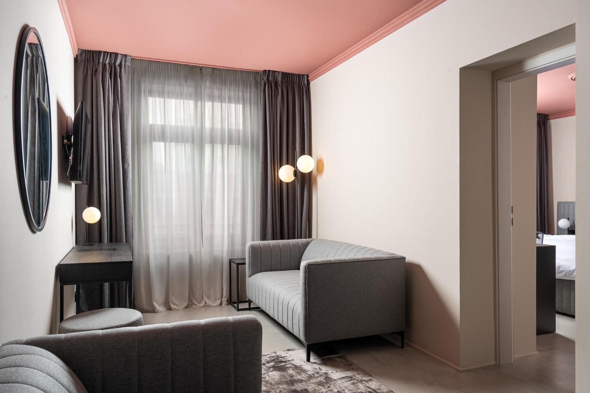 Visionapartments - Contactless Check-in 4*